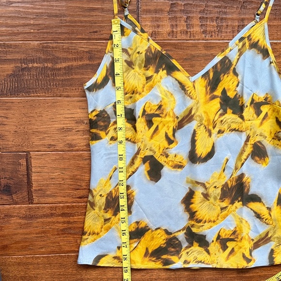 Jcrew Drapey Camisole in Saffron Floral, size small - Picture 3 of 7